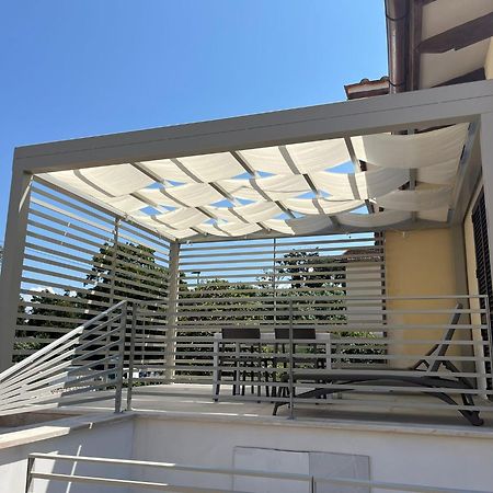 Appartamento In Villa A Tirrenia, Eleganza E Comfort A Pochi Passi Dal Mare Pisa Dış mekan fotoğraf